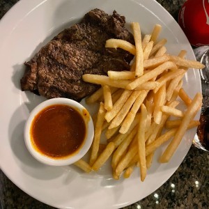 Lomito con papas fritas