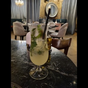 Limonada con hierba buena