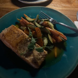 Salmon con Salsa Maracuya