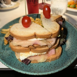 SANDWICHES - Club Sandwich XL