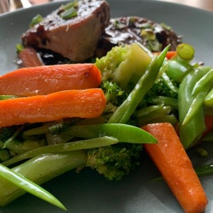 Atun con vegetales