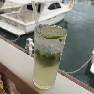 Limonada con hierbabuena