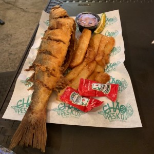 Corvina frita Chombo Style. A mi esposa le encanto.