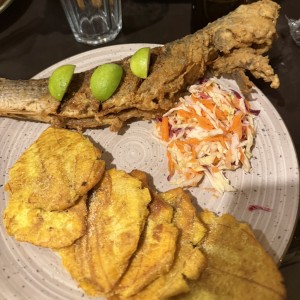 Pescado Entero Chombo Style