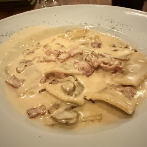 Ravioli de Pollo a la Boscaiola