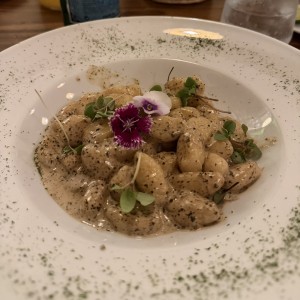 PASTAS RELLENAS - Gnocchi Al Tartufo