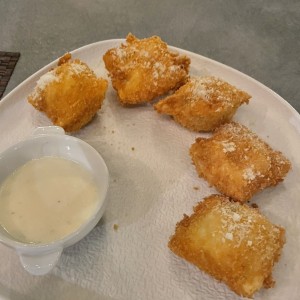 ENTRADAS - Raviolis Fritos