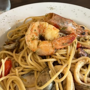 Pasta frutos del mar al oleo