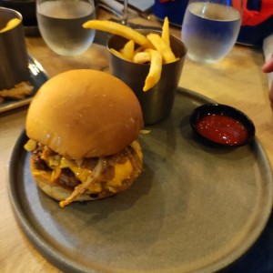 BURGERS - LUCY LEE