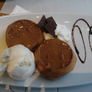 Mini Waffles con Arequipe