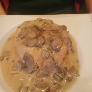 Crespes de pollo con hongos