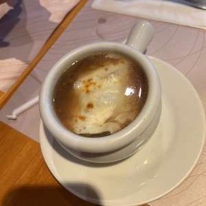 Sopa de cebolla gratinada