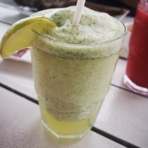 Limonada con hierbabuena