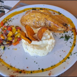 Filete de Pescado en Salsa de Coco y Mango