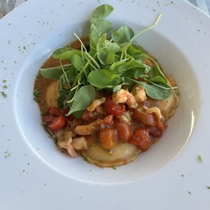 Ravioli de Ricotta con Camarones