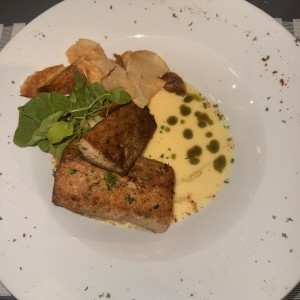 Filete de Pescado en Salsa de Coco y Mango