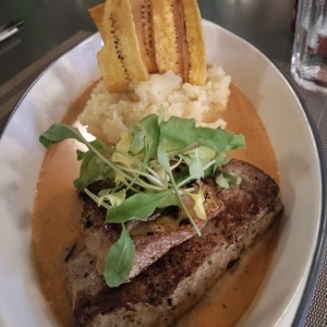 Filete de Pescado en Salsa de Coco y Mango