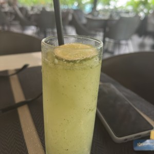 Limonada de hierbabuena