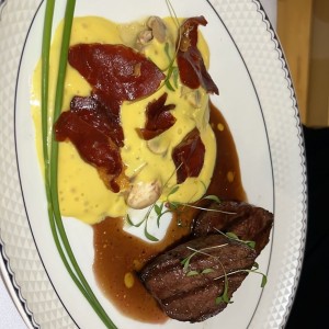 Ternera con raviolis de hongo