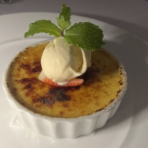 Creme Brulee de vainilla flambeada