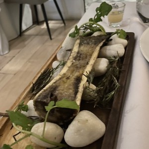 Tuetano y tartar de res