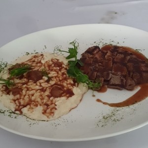 Arroz meloso de queso de cabra con rib eye