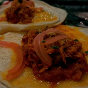Tacos de Chochinita Pibill