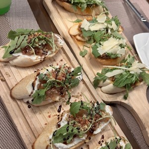 Bruschettas - Bruschetta de Pulpo y Pera