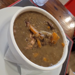 Sopa de Lentejas y Cerdo Ahumado