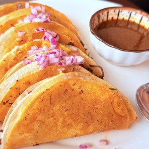 Los Antojables - Birria de Res