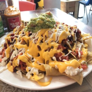 Nachos con carne al pastor