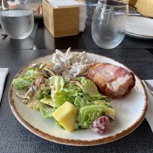 Pollo bacon & ensaladas mixtas