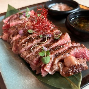 Platos Fuertes - Prime Rib-Eye 140z