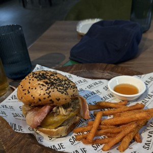 PLATOS PRINCIPALES - HAMBURGUESA SALVAJE