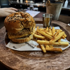 PLATOS PRINCIPALES - HAMBURGUESA SALVAJE