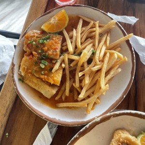 Filet de pescado al ajillo