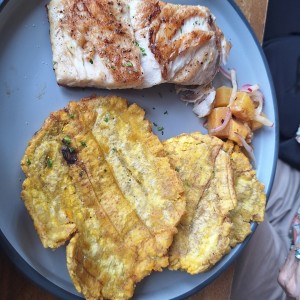 Filete de Pescado con patacones