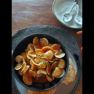 Empezamos Con: - Almejas