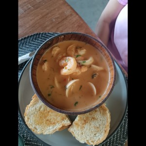 Empezamos Con: - Sopa de Mariscos