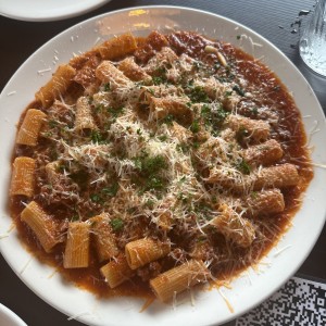 Rigatoni bolognesa