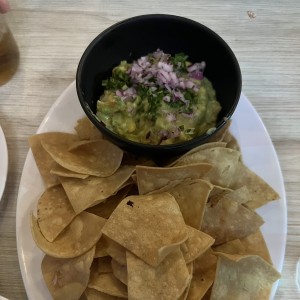 Entradas - Guacamole con totopos
