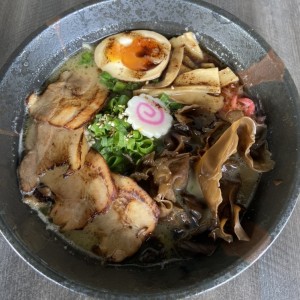 Tonkotsu ramen 