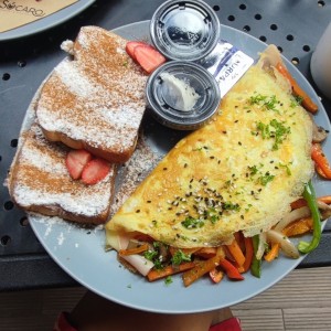 omelette con tostadas francesas