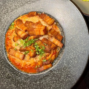 LINGUINI A LA MATRICIANA CON CRIISPY PORKBELLY