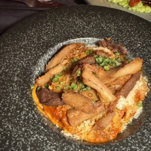 Linguini con pork belly