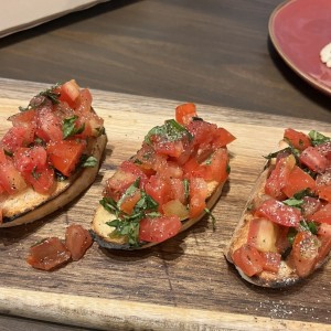 Bruscheta de tomate