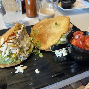 Arepa de langostinos 