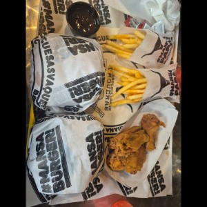 Hamburguesas y Alitas
