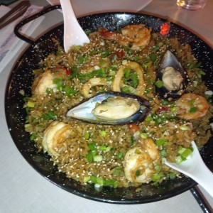 Wok de mariscos con fideos