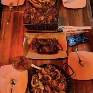 Arroz de mariscos, arroz chaufa, costillas de cerdo y pollo